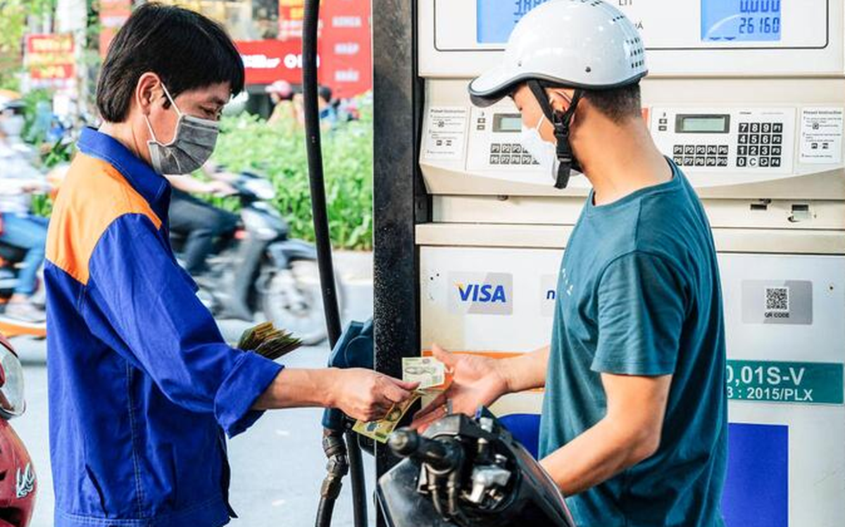 Giữ nguyên giá xăng dầu, tiếp tục chi mạnh quỹ bình ổn tới 5.000 đồng/lít