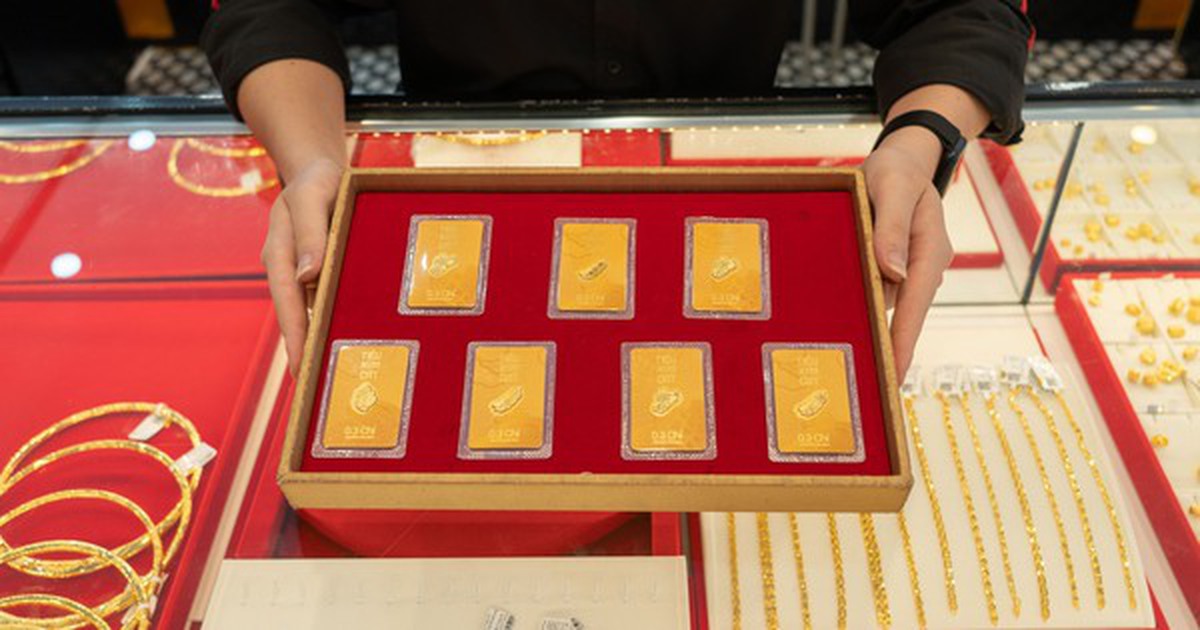 VIDEO: Chuyên gia nêu chiến lược đầu tư vàng, chứng khoán không lo "đu đỉnh"