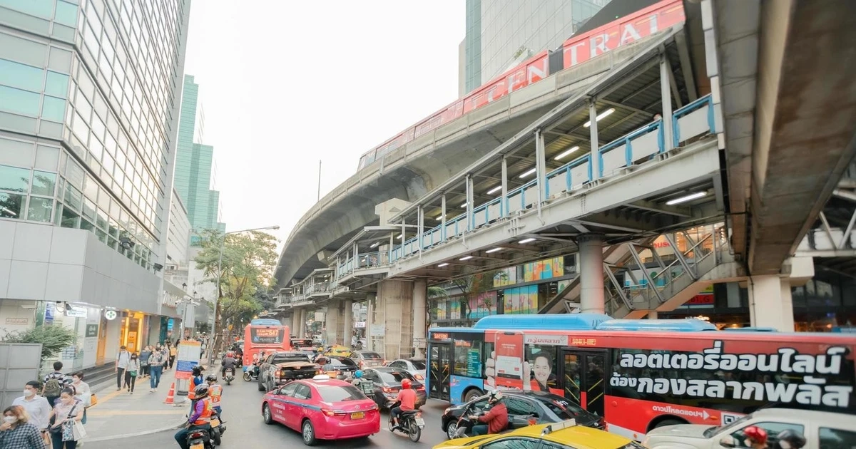 Nhiều nước kích hoạt làm việc online để giảm tiêu thụ xăng dầu