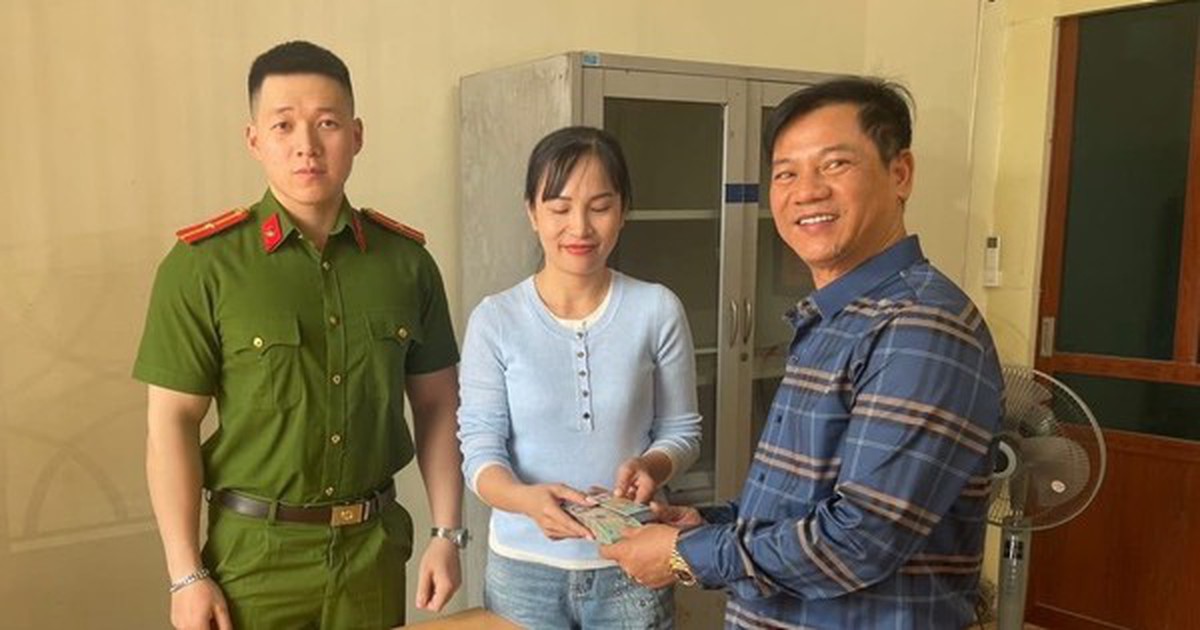 Công an nhận tin báo 100 triệu đồng tiền mặt nằm chơ vơ bên đường, người đàn ông SN 1978 ở Hải Phòng được mời tới làm việc