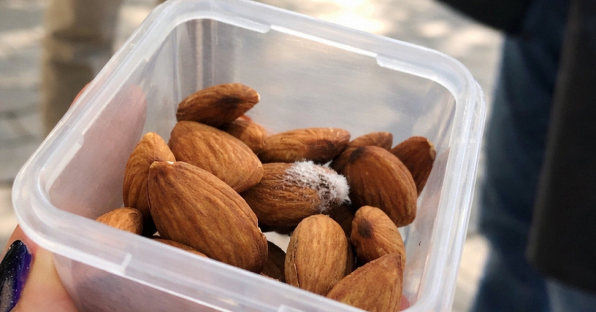 Ngày càng nhiều người còn trẻ đã khổ vì bệnh gan, bác sĩ khuyên: 5 loại hạt này thèm mấy cũng ăn ít lại!