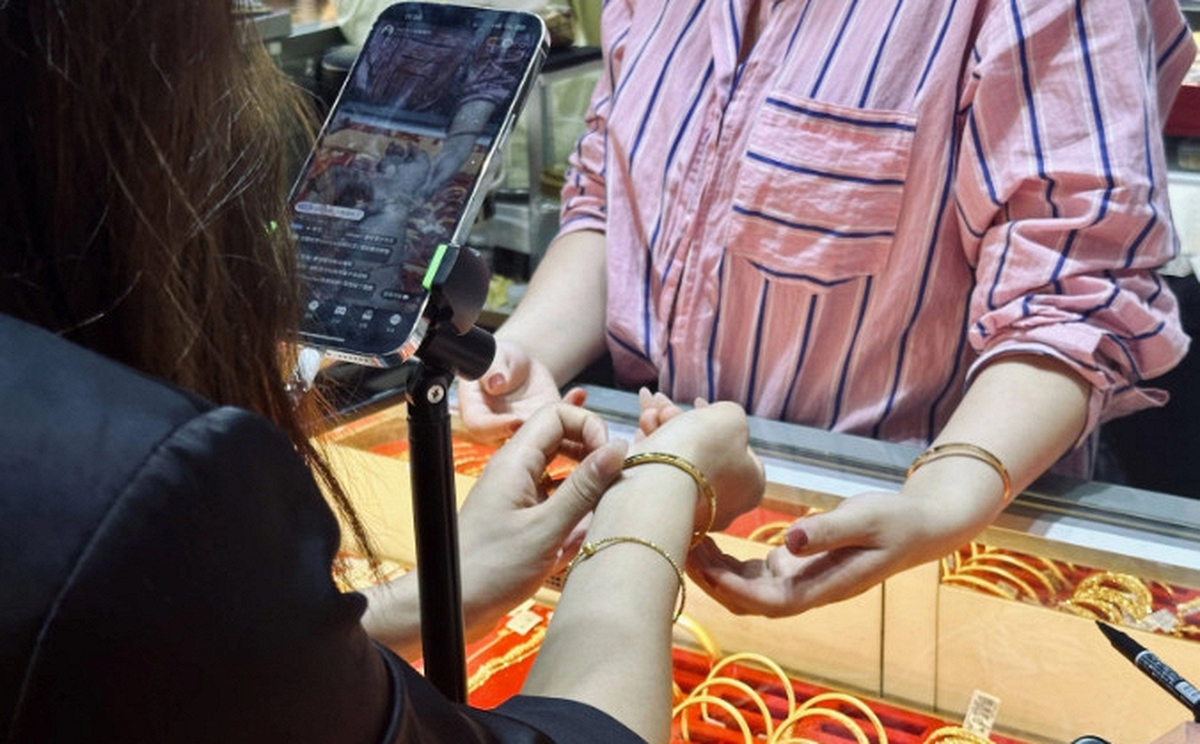 Chi 200 triệu mua vòng vàng qua livestream, đợi 4 tháng không được giao hàng: Người bán hoàn toàn mất liên lạc