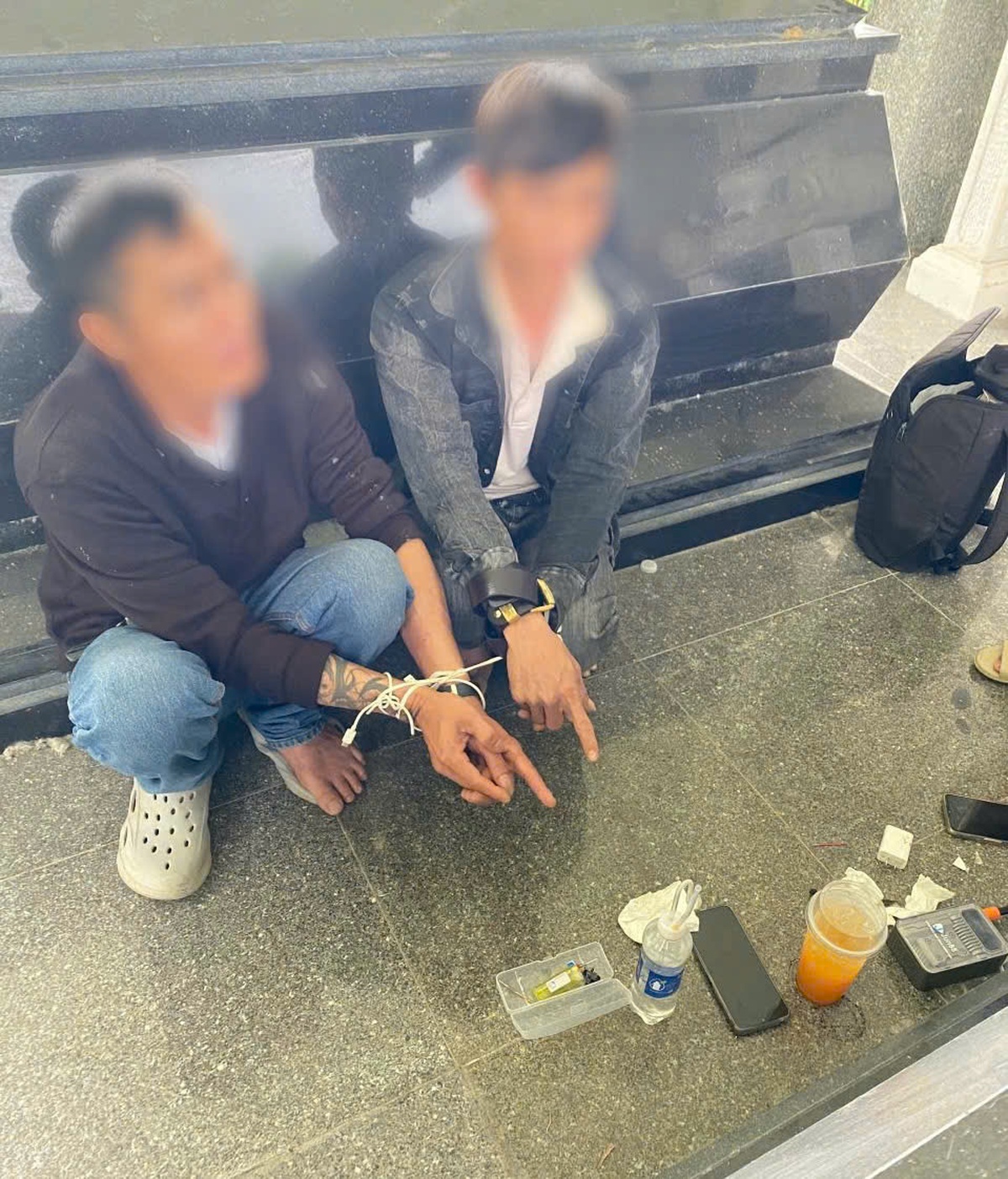 Bắt, khám xét nơi ở của Nguyễn Phi Hùng SN 1985