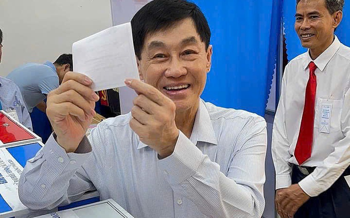 Doanh nhân rời Mỹ về Việt Nam, thành thật: “Tôi từng cầm hộ chiếu nhiều quốc gia, nhưng chỉ lá phiếu bầu cử ở Việt Nam mới khiến tay tôi run…”