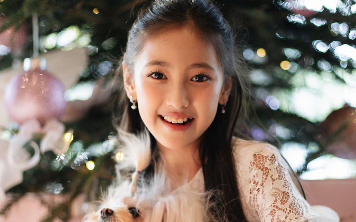 Nàng Hậu Việt 39 tuổi mang thai con gái, từng gặp tai nạn hi hữu: Giờ bé gái xinh như hoa, học trường quá xịn sò