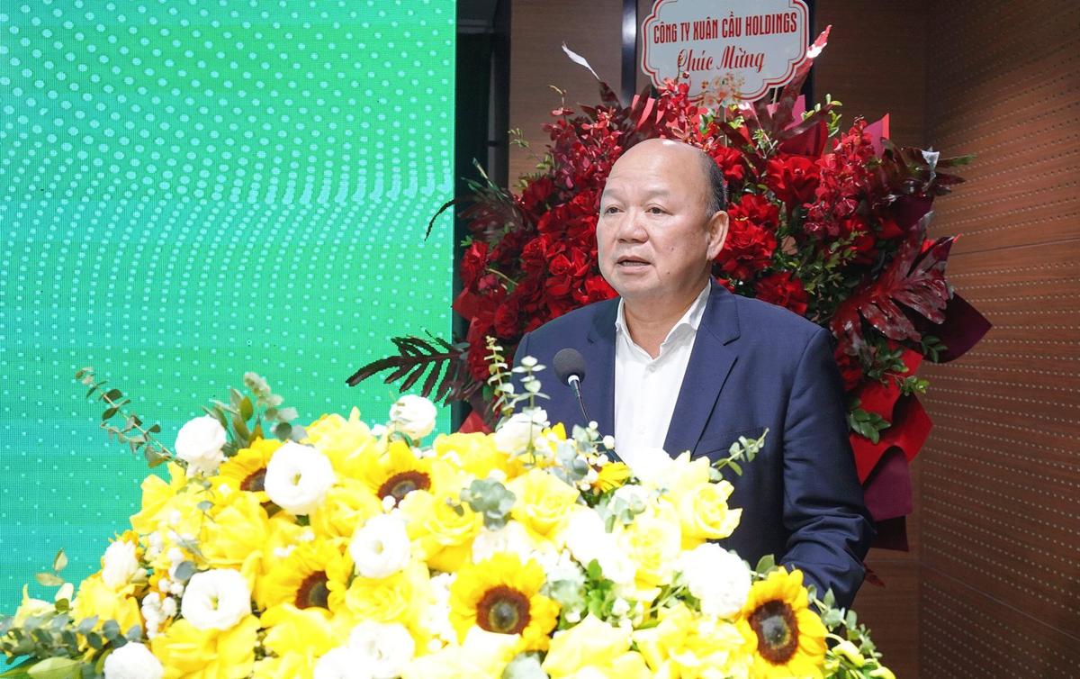 Vinaconex bất ngờ muốn bán hơn 18% vốn công ty có cổ phiếu tăng nóng