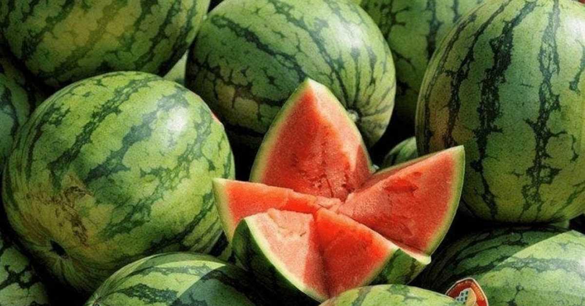 Vỗ rát cả tay không mua nổi quả dưa hấu “ra hồn”: Nhân viên siêu thị tiết lộ đúng 1 chi tiết mấu chốt