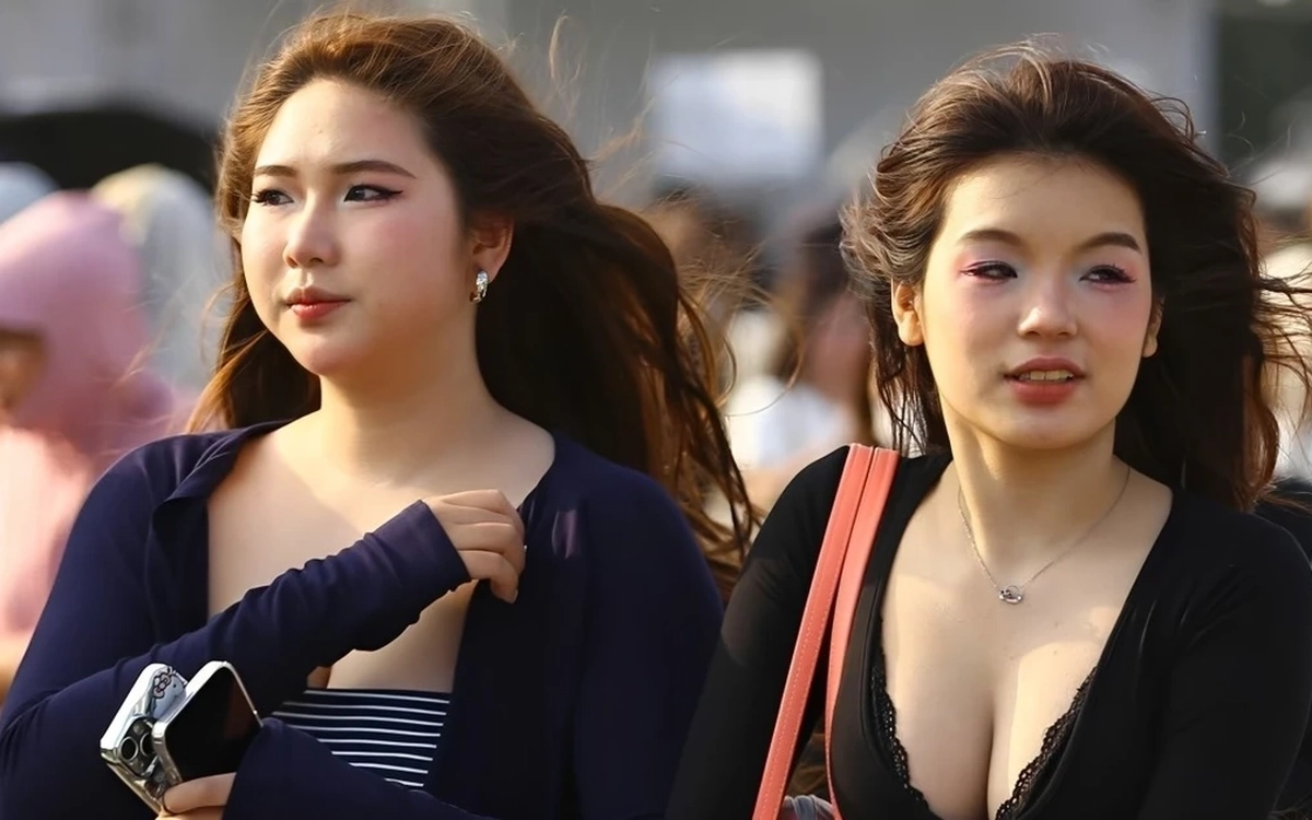 Biển người đổ về Mỹ Đình