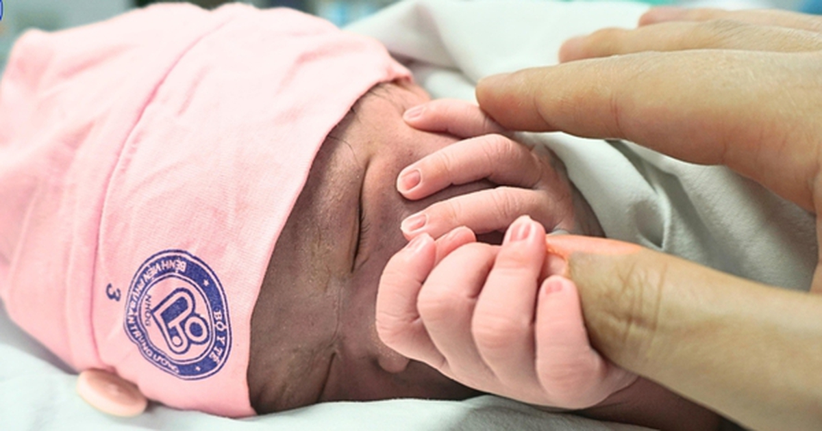 Đề xuất hỗ trợ tiền cho phụ nữ sinh 2 con trước 35 tuổi