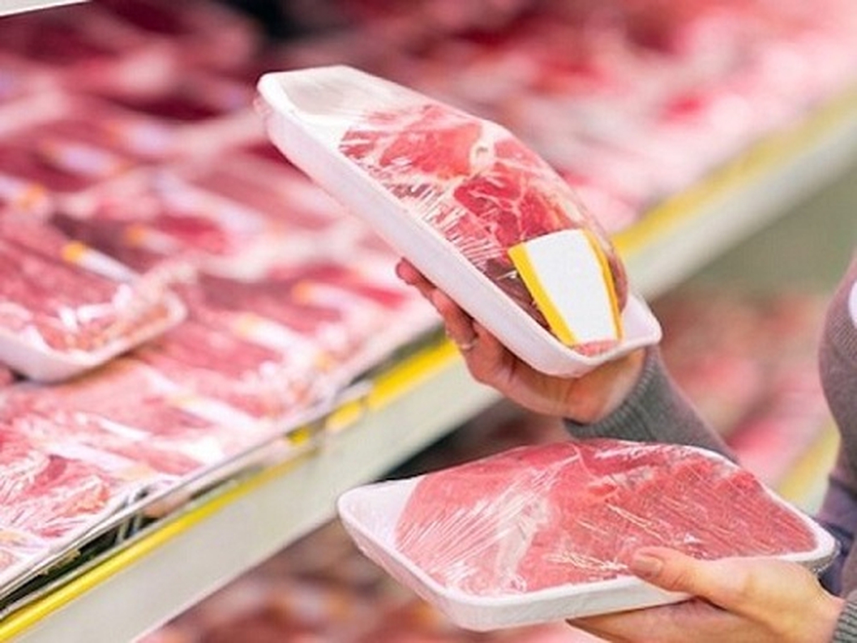 Thịt đóng khay nhìn giống nhau, nhưng người làm siêu thị chỉ chọn 1 kiểu