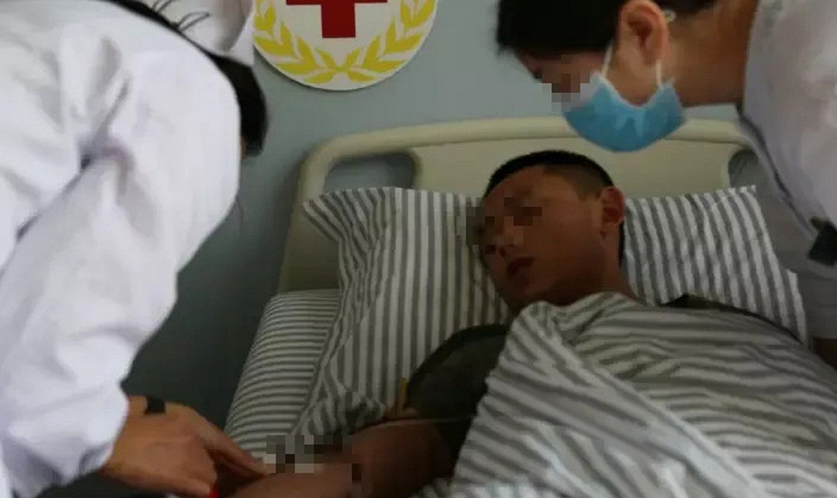 Người đàn ông 31 tuổi đột quỵ trong khi ngủ dù không rượu bia hay hút thuốc, thích thể thao: BS nhắc "phòng bệnh hơn chữa bệnh"