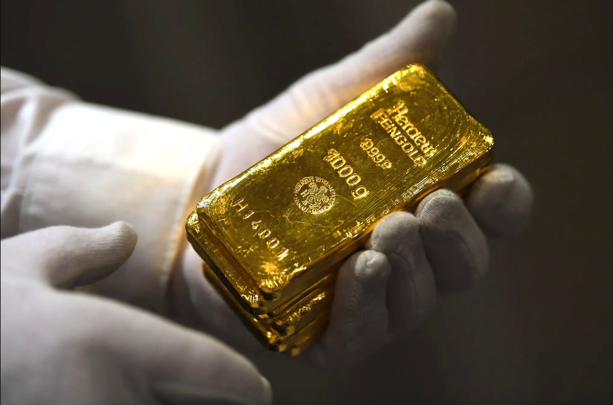 Quỹ vàng lớn nhất thế giới miệt mài "xả" hàng tấn vàng khi giá lao dốc, quỹ bạc cũng mạnh tay bán ròng