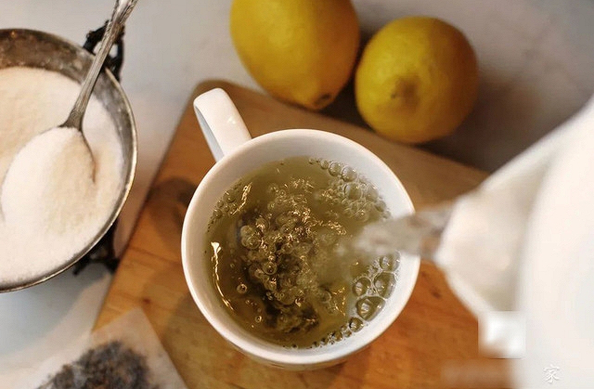 6 loại cốc tuyệt đối KHÔNG nên đựng nước nóng: Uống “nước ấm cho khỏe” nhưng coi chừng biến thành… uống độc mỗi ngày