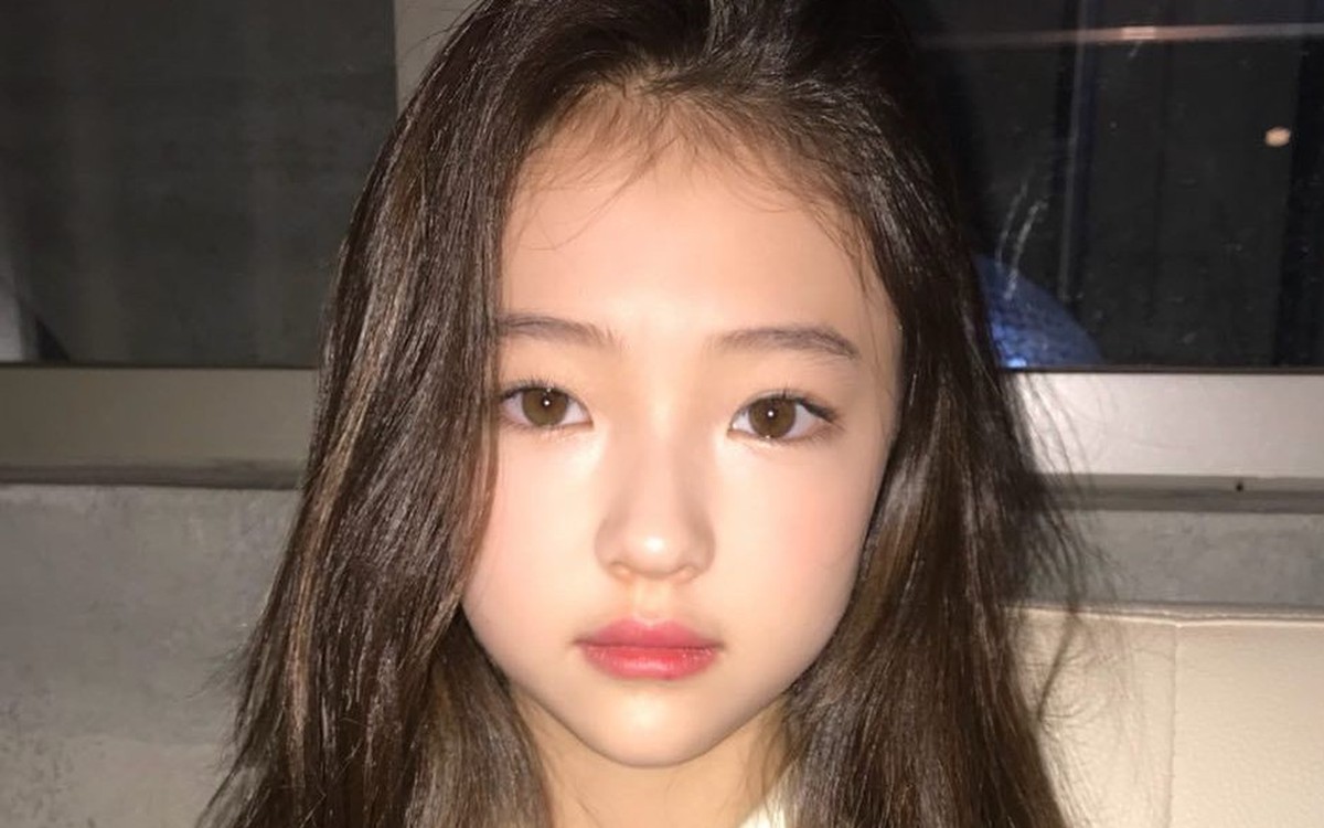 Nhan sắc sau 16 năm của "bé gái đẹp nhất thế giới" gây bão toàn cầu