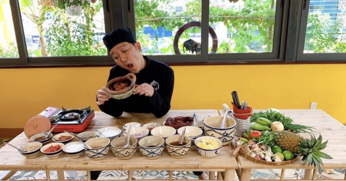 Chuyện gì đang xảy ra với quán cơm của Trường Giang?