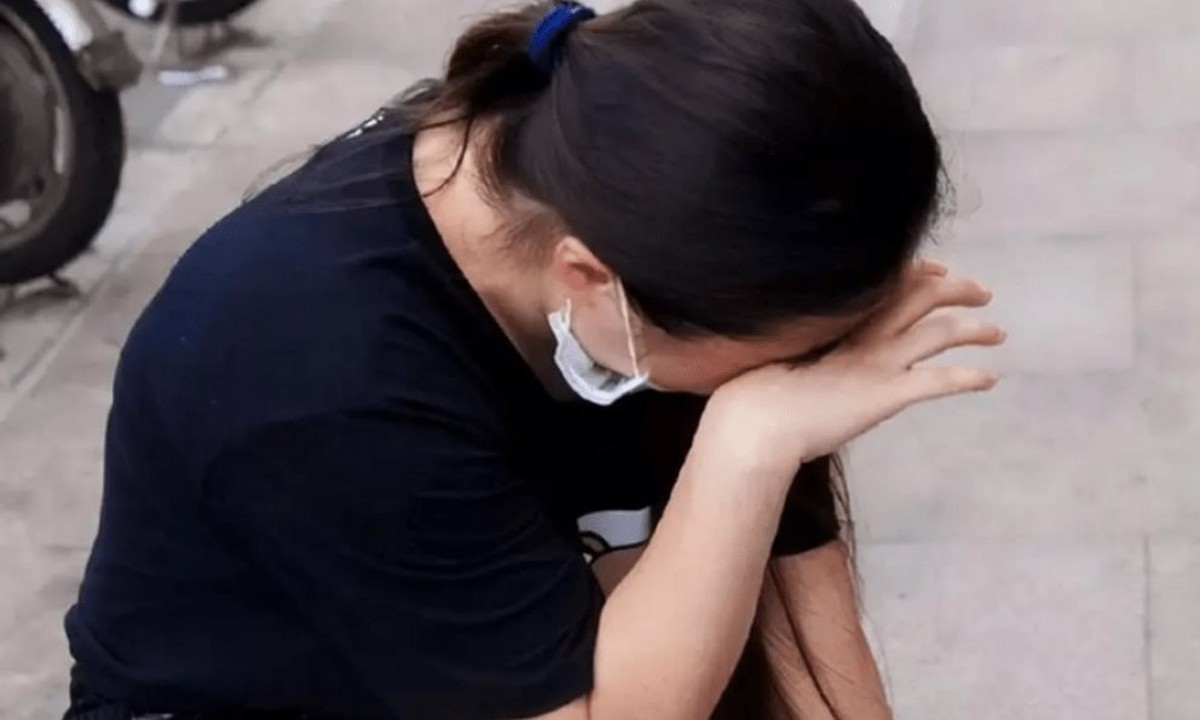 Vừa nhận thông báo chuyển khoản thành công 886 triệu đồng, người phụ nữ kiểm tra tài khoản rồi vội báo công an