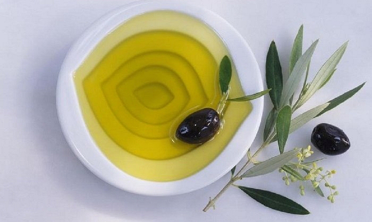 Người phụ nữ 55 tuổi kiên trì tự nấu ăn bằng 1 loại dầu đặc biệt, 3 tháng sức khỏe thay đổi rõ rệt