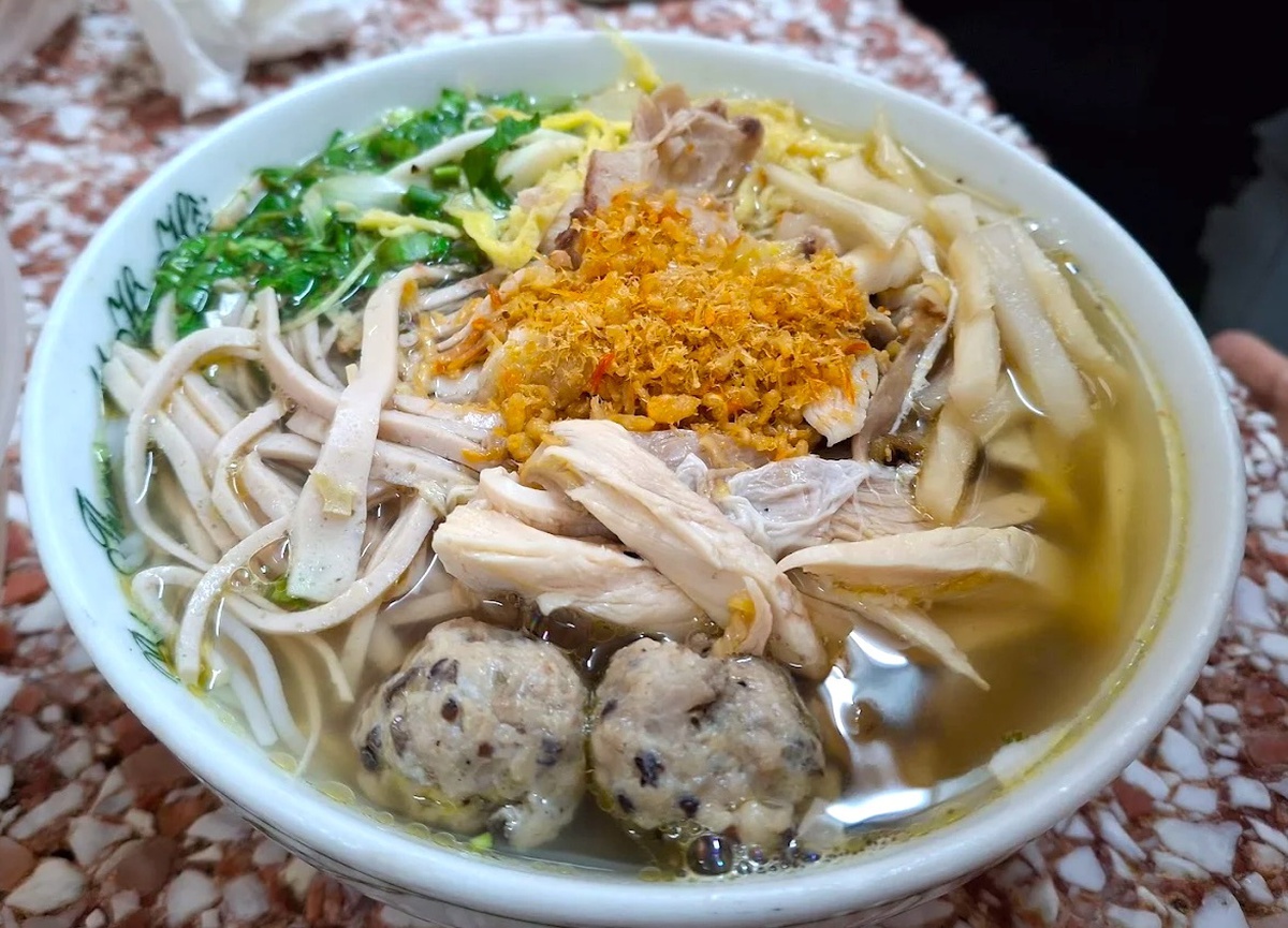 Tại sao gọi là bún thang?