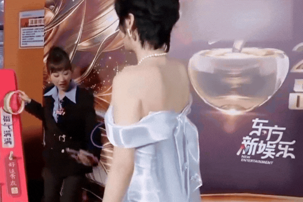 Đại tiểu thư giàu nhất showbiz, không ai dám coi thường: Cử nhân Harvard, ở biệt thự 2.000 tỷ, mặc bảo vật tiến vua lên thảm đỏ