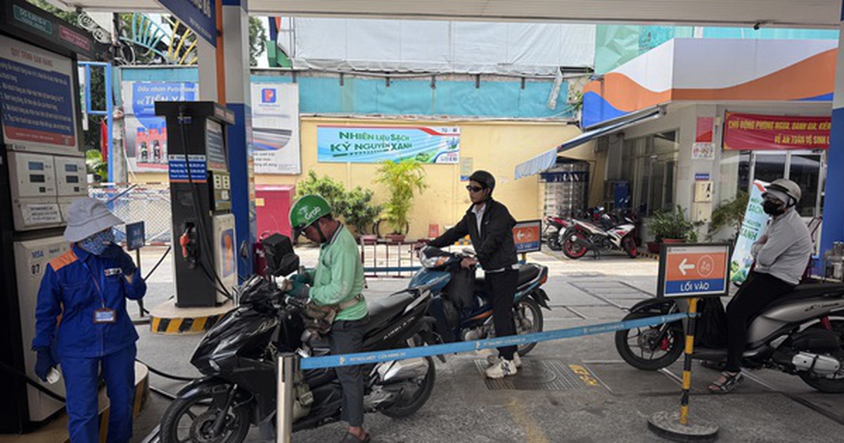 Grab tăng thưởng, tài xế than chưa đủ bù chi phí