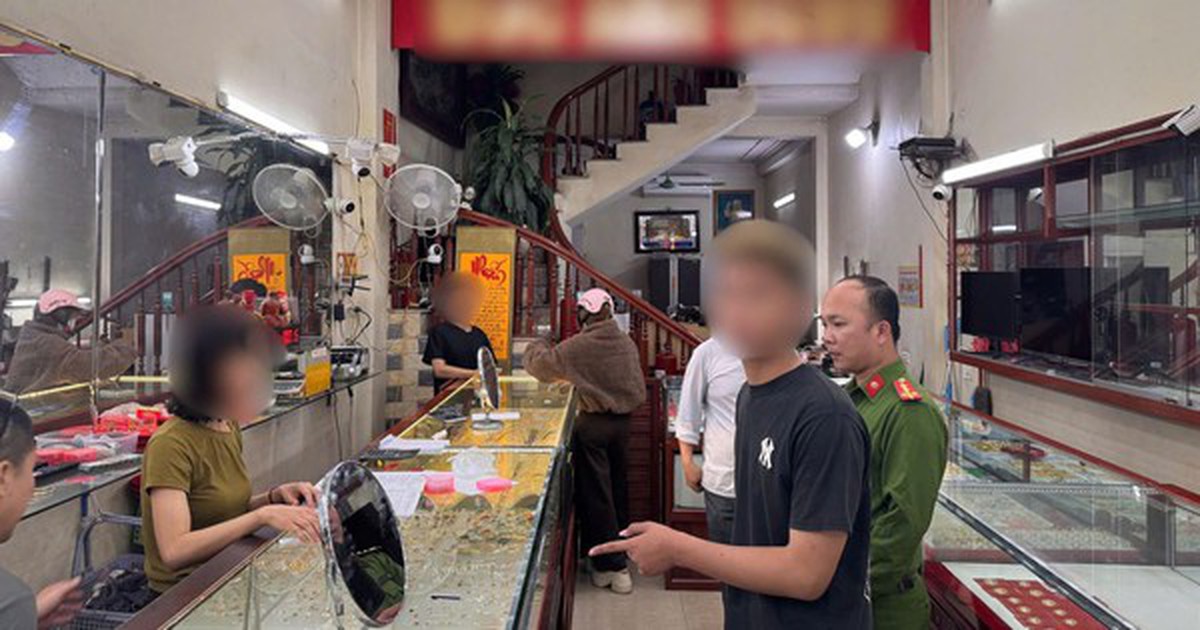 Bắt nghi phạm 18 tuổi gây ra vụ cướp giật tại tiệm vàng ở Hưng Yên