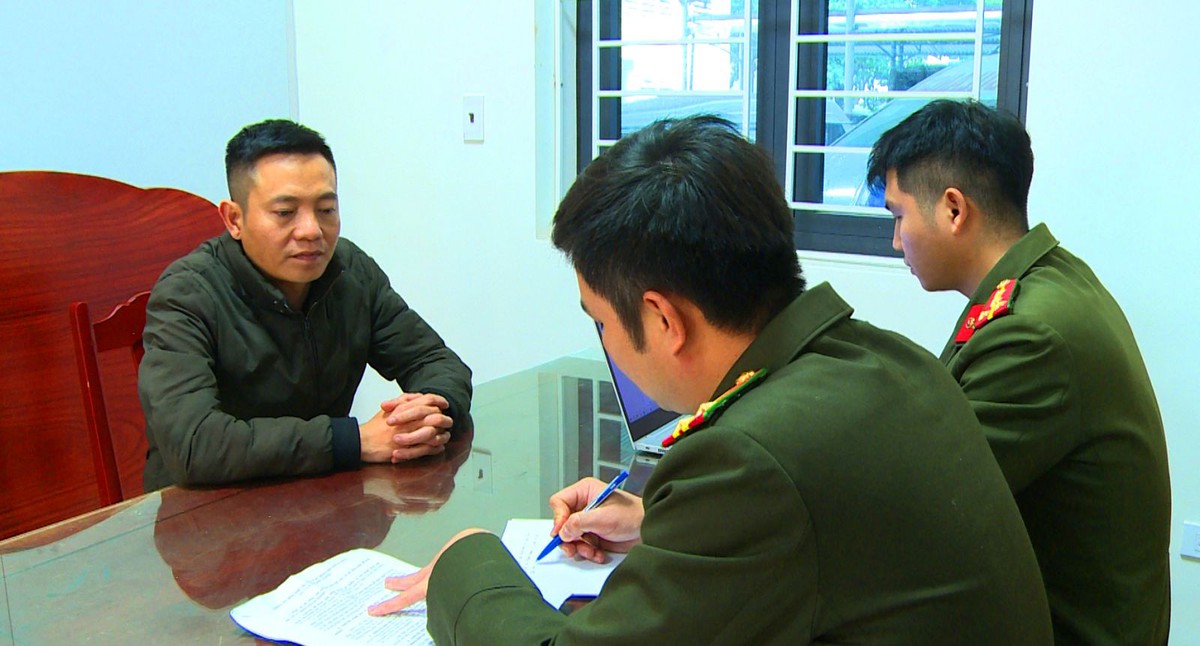 Nhân viên ngân hàng nghỉ việc Hoàng Văn Toàn đã "lột xác" thành "thần y" như thế nào?