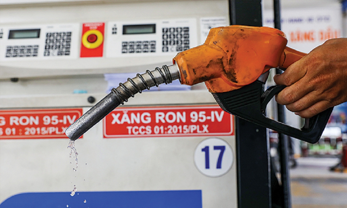 Xử lý nghiêm hành vi vận chuyển trái phép xăng dầu qua biên giới