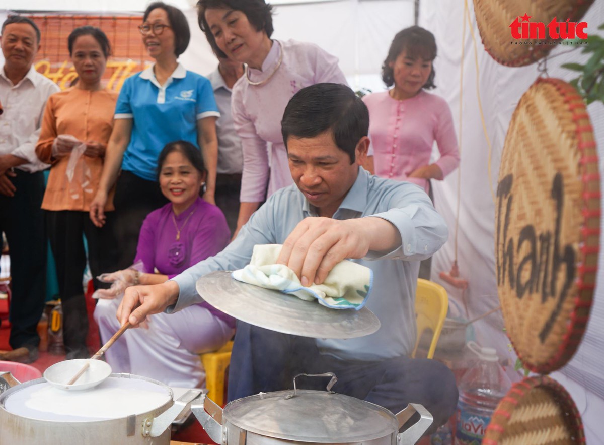 Đặc sản được Thứ trưởng nhắc tên, có làng nghề truyền thống ngay ở Hà Nội, giá chỉ 30.000đ/suất