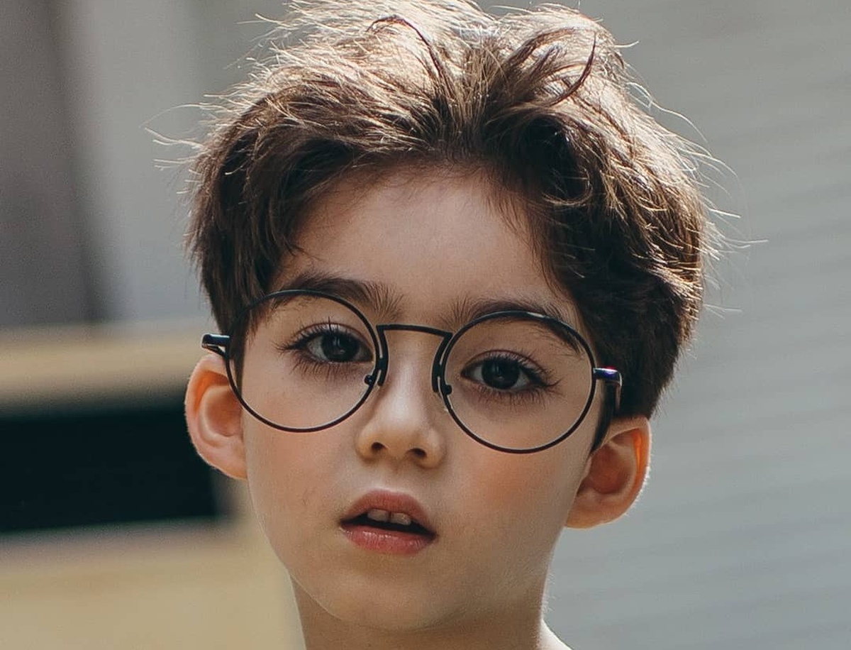 Bé trai nổi tiếng toàn cầu vì đôi mắt đẹp như tranh vẽ giờ ra sao?