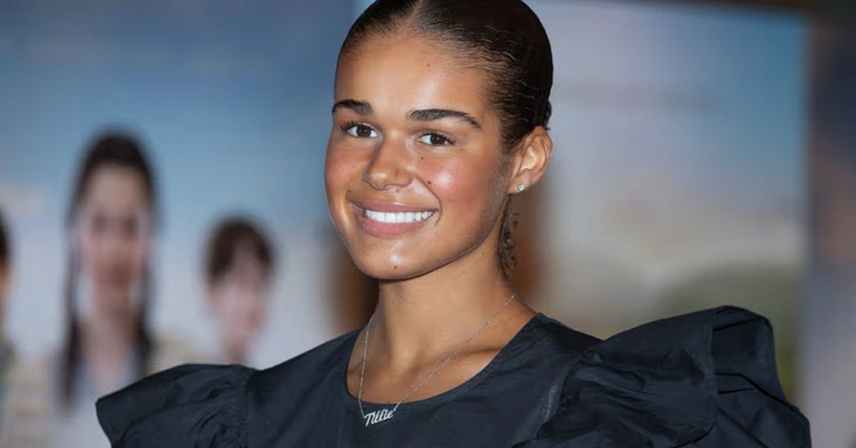 Nhờ bức ảnh "quá xấu để đăng lên MXH", nữ diễn viên 22 tuổi phát hiện ra căn bệnh nguy hiểm