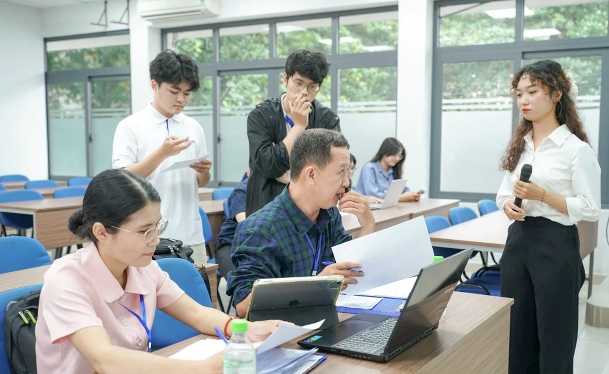 Thu nhập giảng viên trường tốp đầu TPHCM lên tới 85 triệu đồng