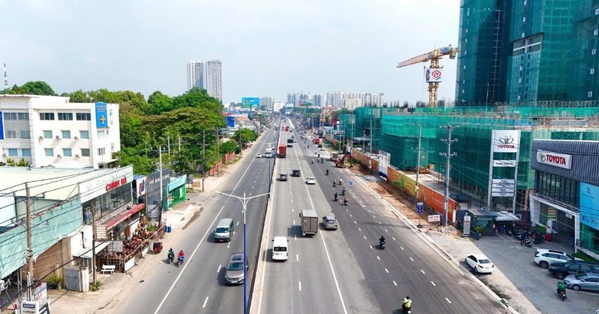 Tuyến đường đang mở rộng lên 60m được dự đoán sẽ trở thành một trong các đại lộ thương mại - dịch vụ sôi động bậc nhất TP. Hồ Chí Minh