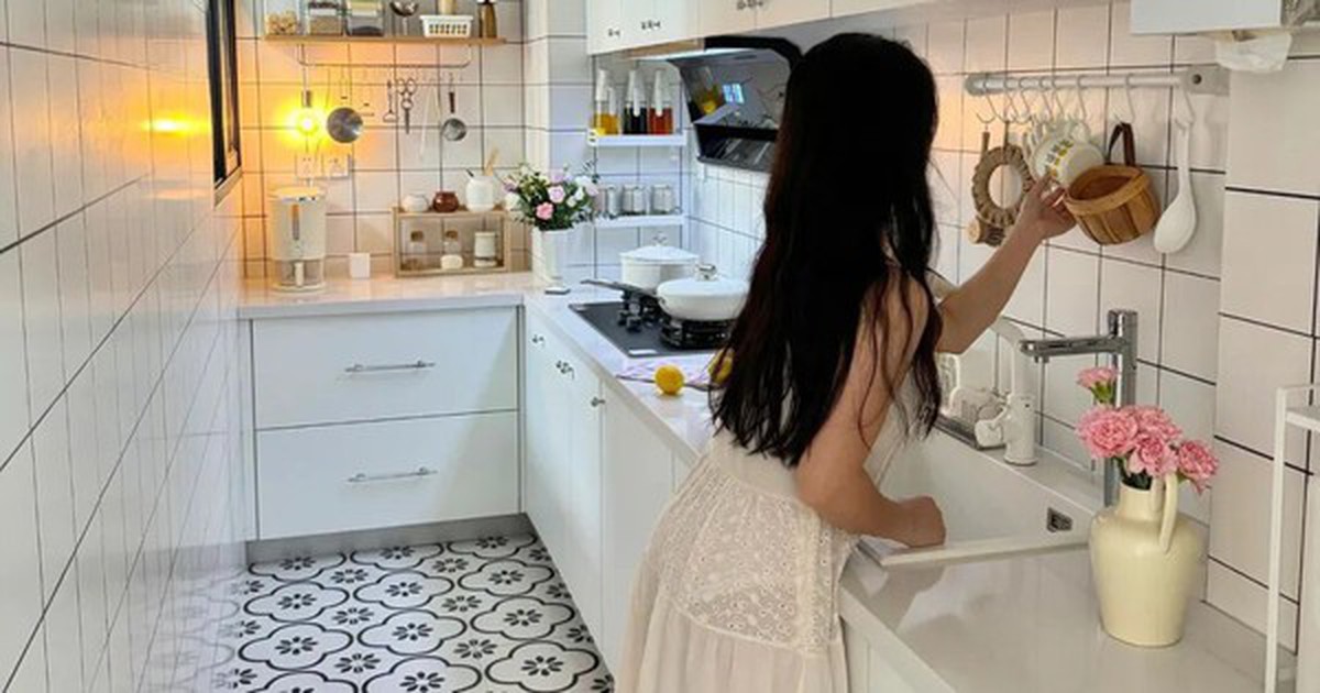 Chuyển về nhà mới 2 tháng, tôi mới hiểu: Có một kiểu mệt mỏi gọi là “nấu ăn tùy tiện trong bếp” và 6 thiết kế đẹp nhưng bất tiện này là nguyên nhân