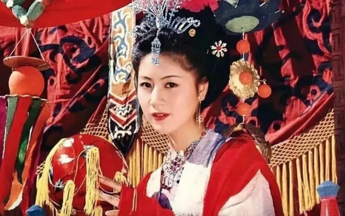 Mỹ nhân ‘đắt giá’ nhất Tây du ký: Xuất hiện 3 phút trên phim, U70 sống kín tiếng