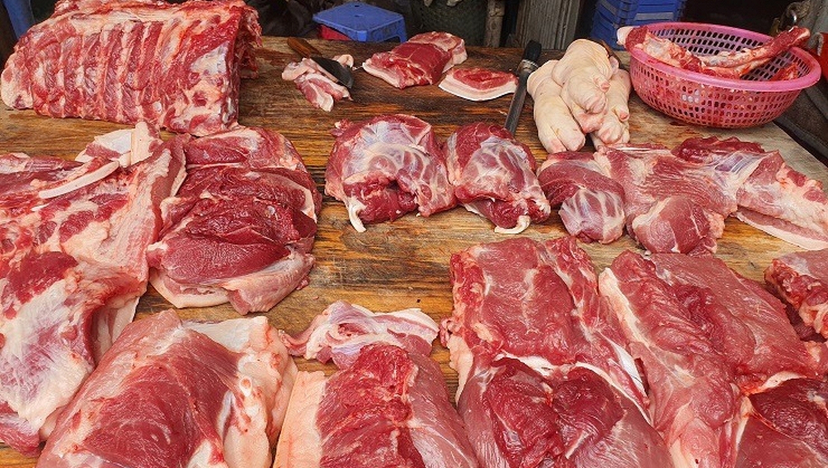 Mẹo "xương máu" phân biệt thịt lợn tươi - ôi, người bán không bao giờ qua mắt được bạn