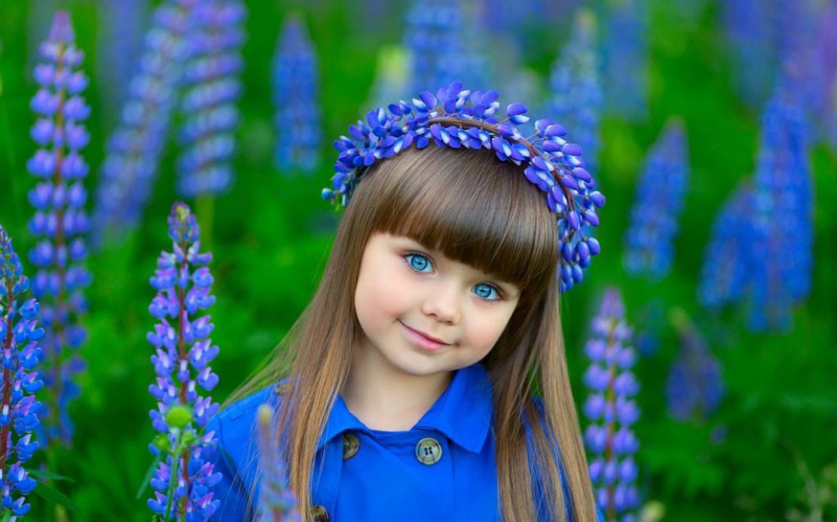 15 năm đã thay đổi "búp bê" có đôi mắt xanh đẹp nhất thế giới đến cỡ nào?