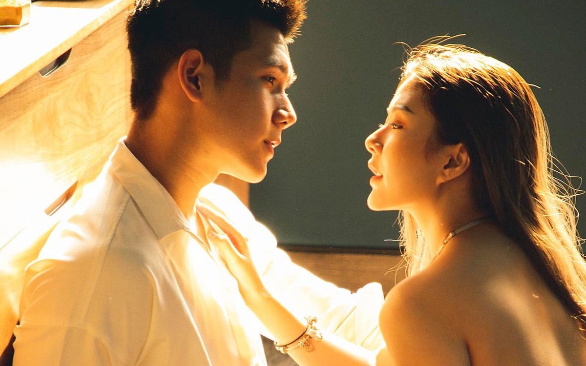 Cặp vợ chồng "gấp đôi visual": Bố bỉm chăm con khéo, yêu chiều vợ đúng chuẩn nam thần kiểu mới nhà nào cũng cần phải có