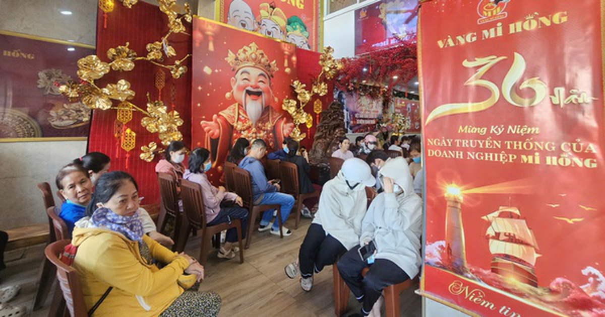 Diễn biến ở tiệm vàng khi giá giảm về dưới 170 ...