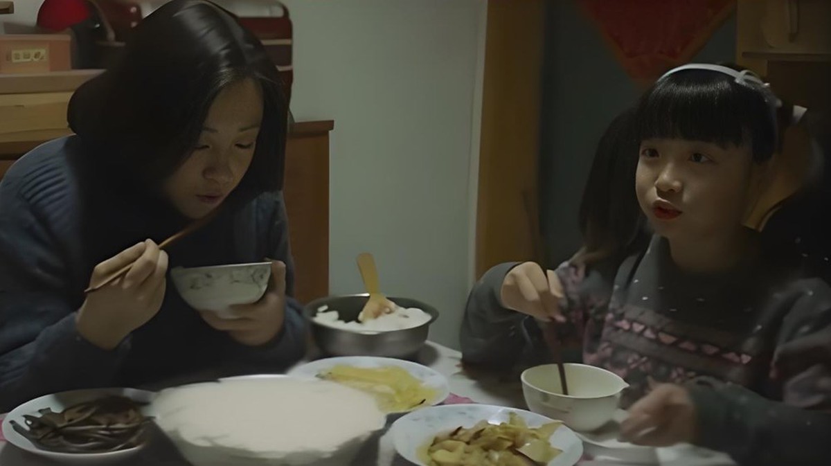 Nghiên cứu của Đại học Oslo: Đừng bắt con im lặng khi ăn, những đứa trẻ hay tranh luận thường có học vị cao hơn