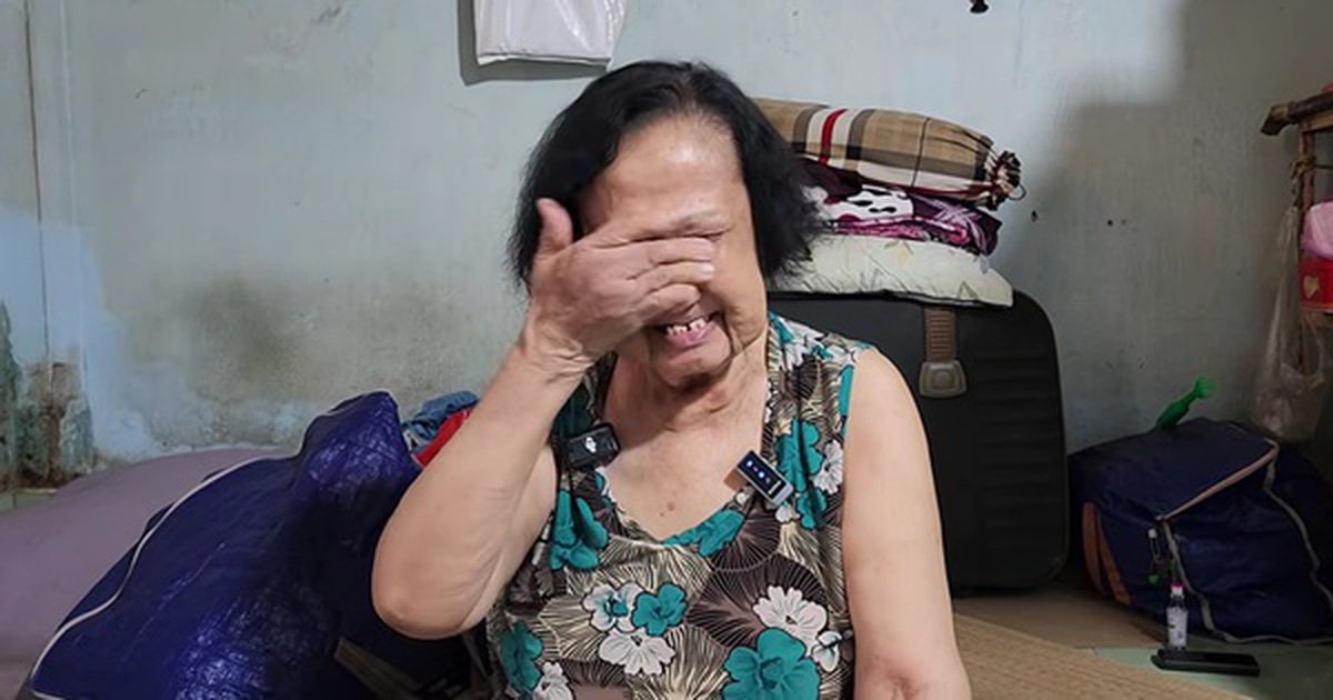 Nữ nghệ sĩ 70 tuổi không có gạo ăn, bật khóc: "Tiền Kim Tử Long cho hết sạch rồi"