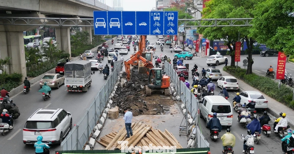 Hà Nội yêu cầu đẩy tiến độ các dự án chống ngập, dỡ rào chắn trên nhiều tuyến phố trung tâm trước 30/4