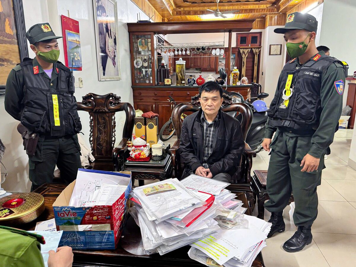 200 cảnh sát đồng loạt khám xét 28 điểm, phá chuyên án đặc biệt lớn ở Phú Thọ