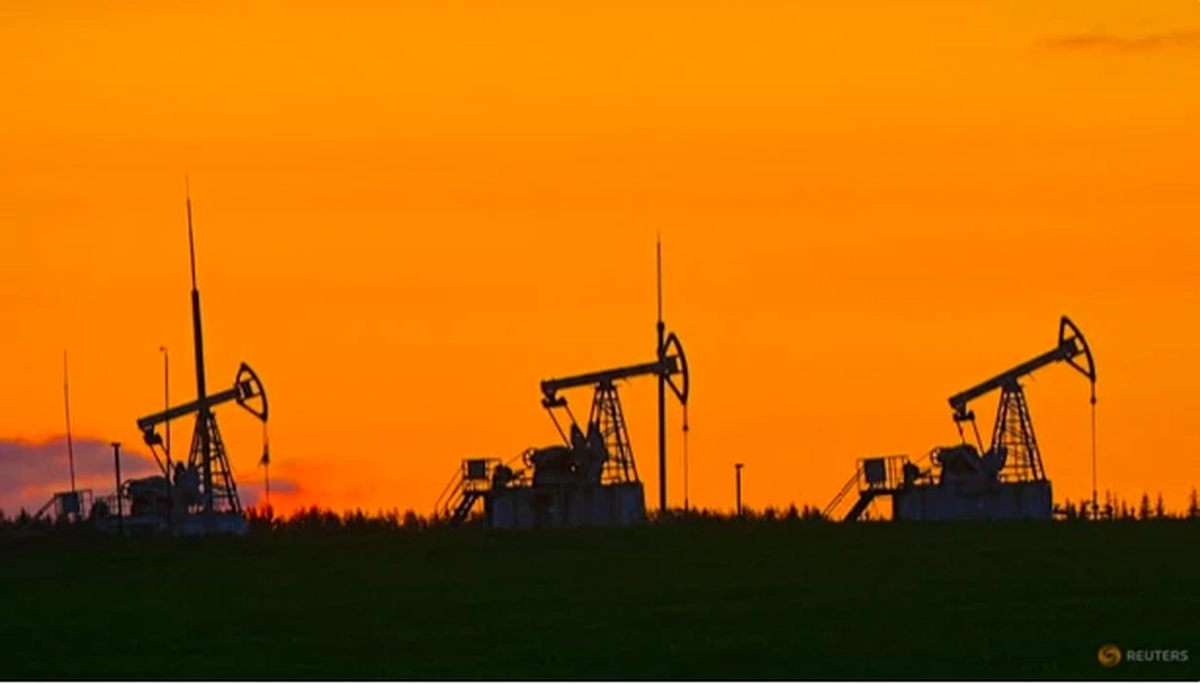 Iran giúp tàu Thái Lan qua eo biển Hormuz, Philippines thuyết phục Mỹ cho mua dầu trừng phạt