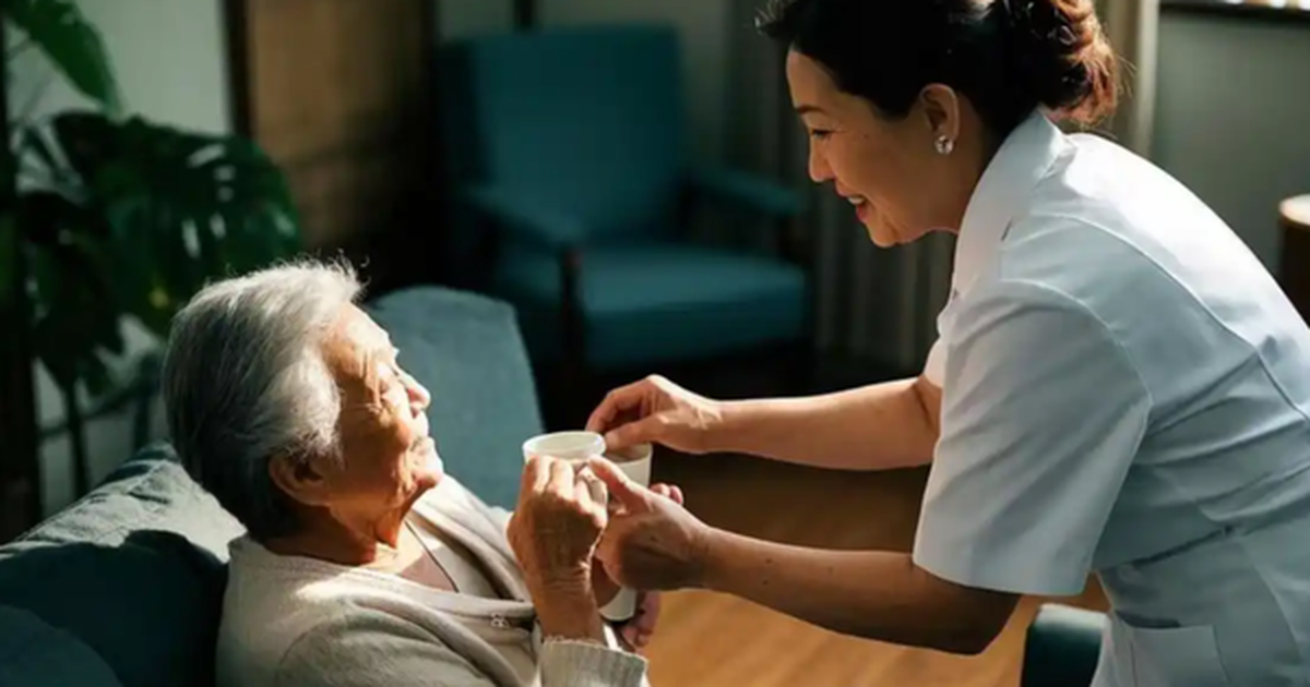 10 năm làm nghề chăm sóc người già, tôi nhận ra: Người về hưu dư dả hay chật vật không nằm ở lương hưu, mà ở 3 quyết định tài chính này