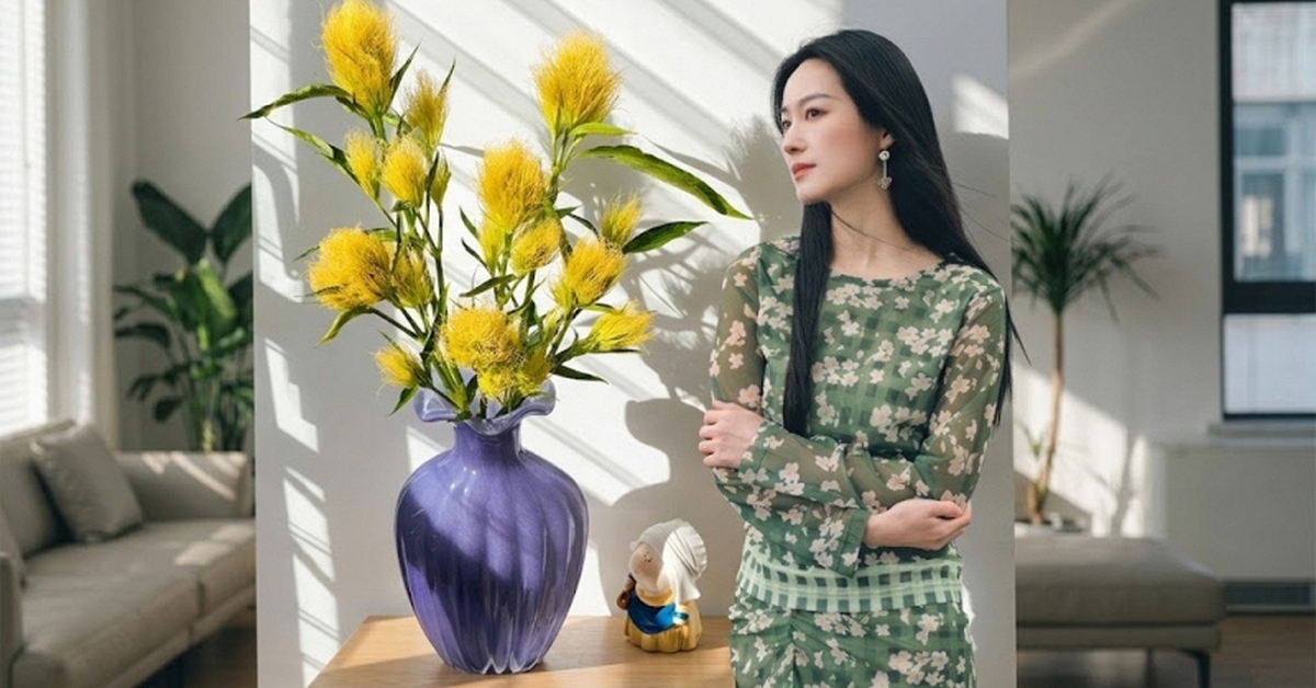 Khách đến chơi tưởng cắm "chổi lông gà" vàng rực, lại gần mới ngất ngây trước độ kiêu sa của loài hoa lạ lùng đang gây sốt hội yêu nhà