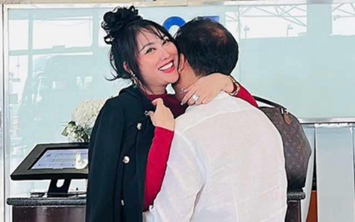 Nữ diễn viên U50 là Phó viện trưởng, được đại gia miền Tây chiều chuộng như công chúa