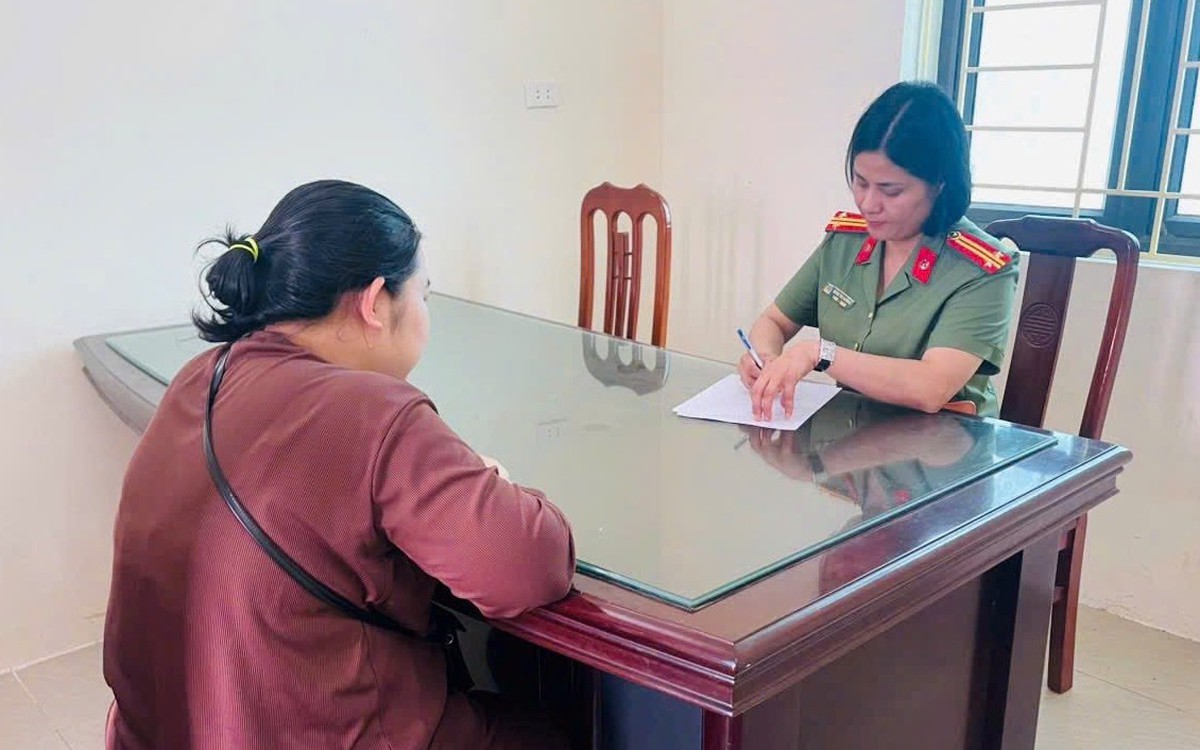 Sau giao dịch 5.000 đồng, người phụ nữ SN 1998 đến Công an làm việc