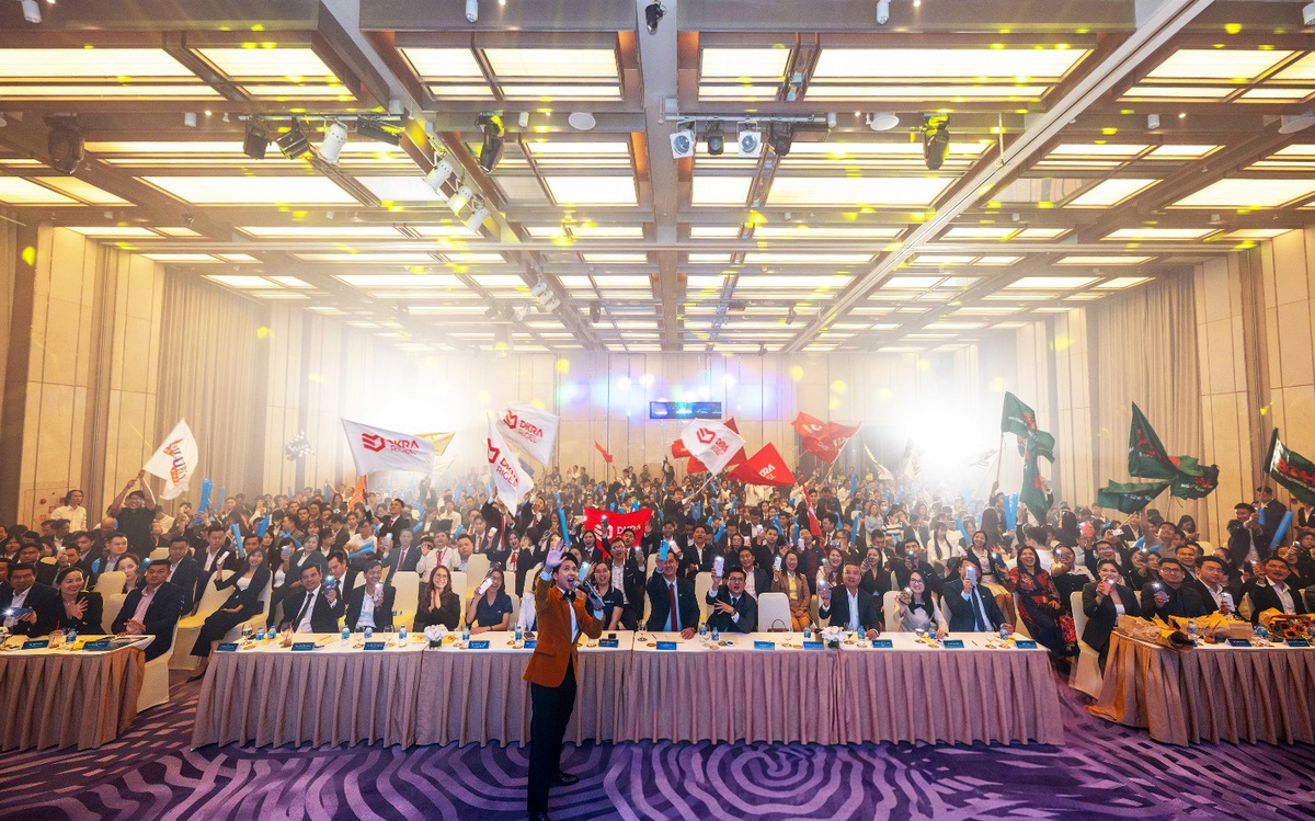 Gần 1.000 chiến binh “bùng nổ” tại sự kiện đào tạo chuyên sâu dự án Hiep Phuoc Premia