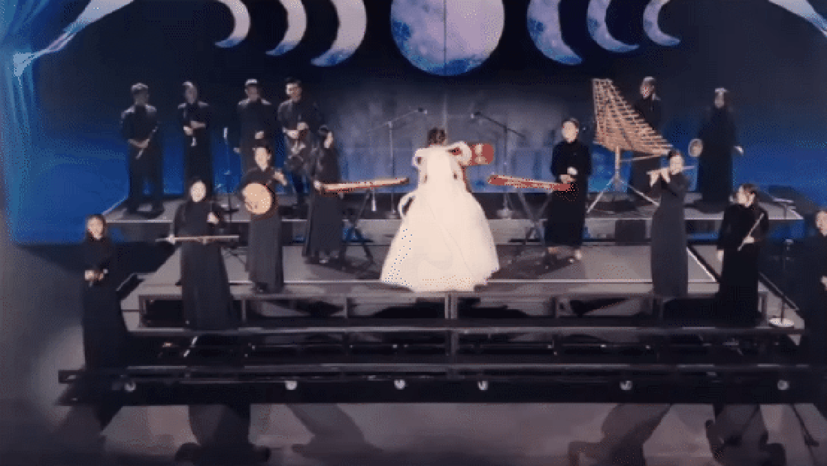 Mỹ nhân Việt 2 năm liên tiếp được Trung ương Đoàn vinh danh: Quán quân thành công nhất Vbiz, tuổi 20 đã là CEO