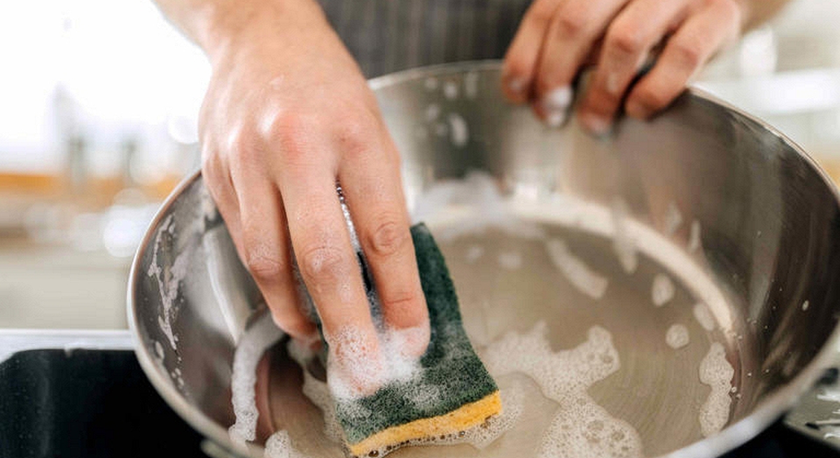 7 thứ bạn KHÔNG BAO GIỜ nên rửa với miếng bọt biển